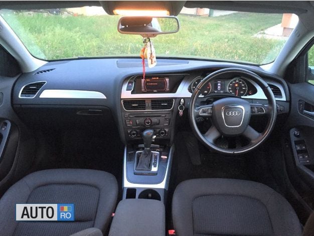 Second-hand Audi A4 140 CP (102 kW) 2010 Argintiu Berlinǎ