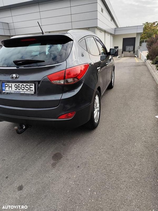 Second-hand Hyundai ix35 Comfort 136 CP (100 kW) 2011 Culoarenegru SUV