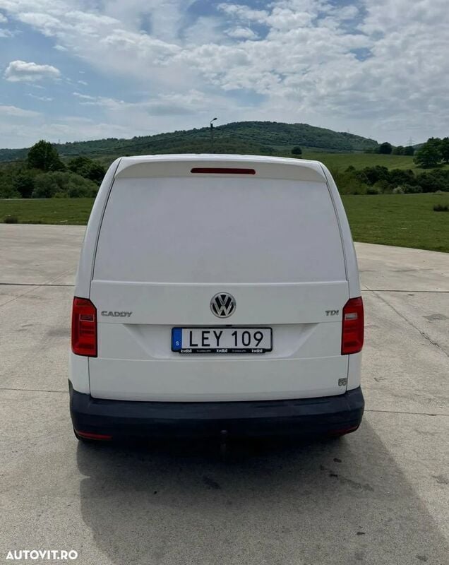 Second-hand VW Caddy 102 CP (75 kW) 2017 Alb Monovolum