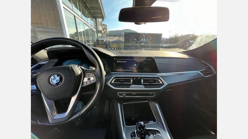 Second-hand BMW X6 Sport Line 286 CP (210 kW) 2022 Negru sapphire metalizat SUV