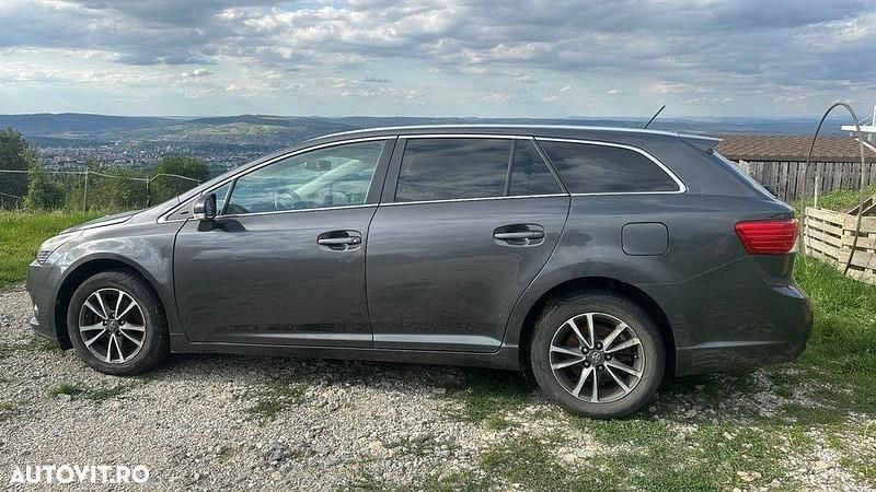 Culoaregri Utilizat 2014 Toyota Avensis Executive Berlinǎ | 6.655 EUR (Preț OK) - Imagine 1/4