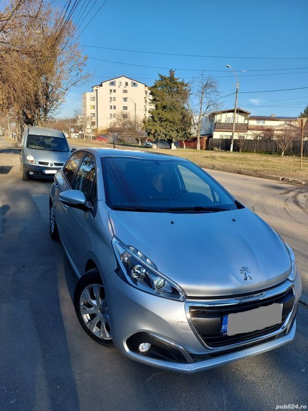 Argintiu Utilizat 2016 Peugeot 208 Active Hatchback | 8.300 EUR (Scump) - Imagine 1/4