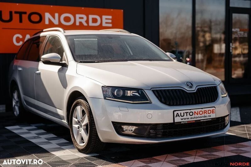 Gri Utilizat 2017 Skoda Octavia Ambition Break | 9.980 EUR (Preț bun) - Imagine 1/4