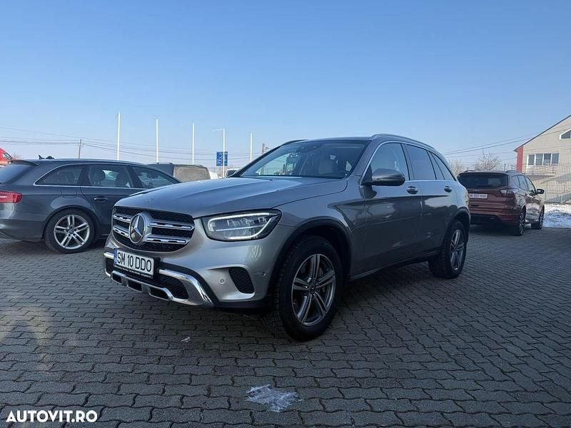 Culoaremaro Utilizat 2022 Mercedes GLC300e Exclusive SUV | 32.549 EUR (Preț bun) - Imagine 1/4