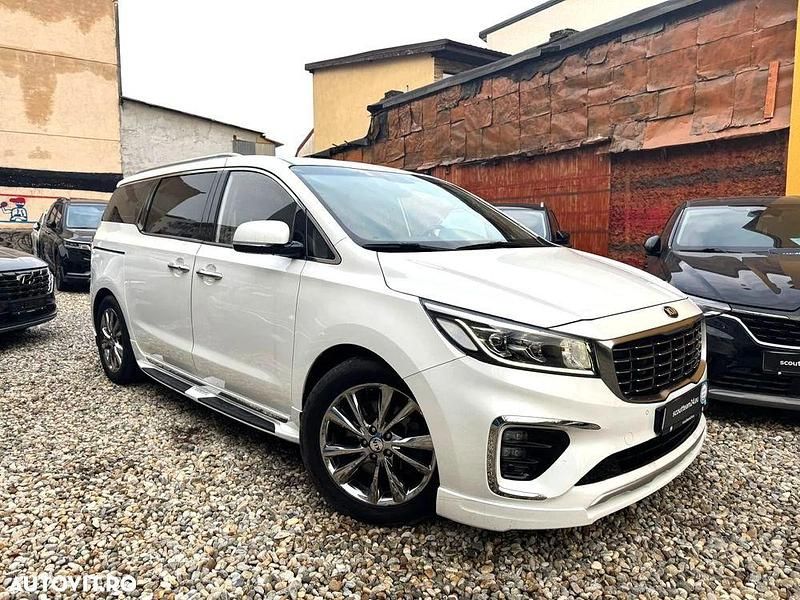 Second-hand Kia Carnival 200 CP (147 kW) 2019 Culoarealb Monovolum
