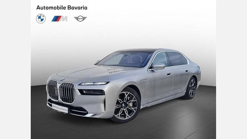 Space silver metallic metalizat Utilizat 2023 BMW 750e Comfort Edition Berlinǎ | 91.936 EUR (Scump) - Imagine 1/4