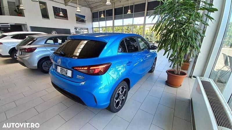 Second-hand MG MG3 102 CP (75 kW) 2024 Albastru Hatchback