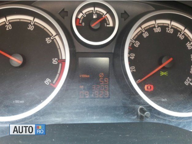 Second-hand Opel Corsa 95 CP (69 kW) 2011 Negru Coupe