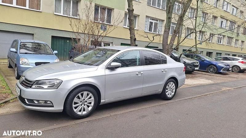 Second-hand VW Passat Trendline 105 CP (77 kW) 2012 Culoareargint Berlinǎ
