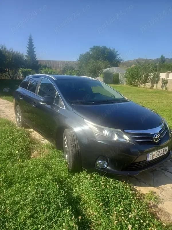 Negru Utilizat 2014 Toyota Avensis Executive Hatchback | 8.500 EUR (Preț OK) - Imagine 1/4