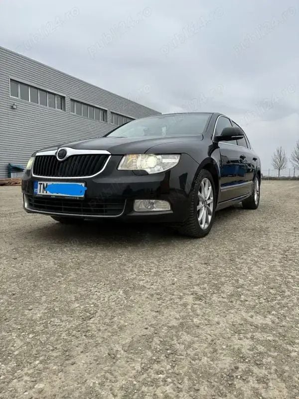 Negru Utilizat 2009 Skoda Superb Berlinǎ | 5.000 EUR (Preț OK) - Imagine 1/4