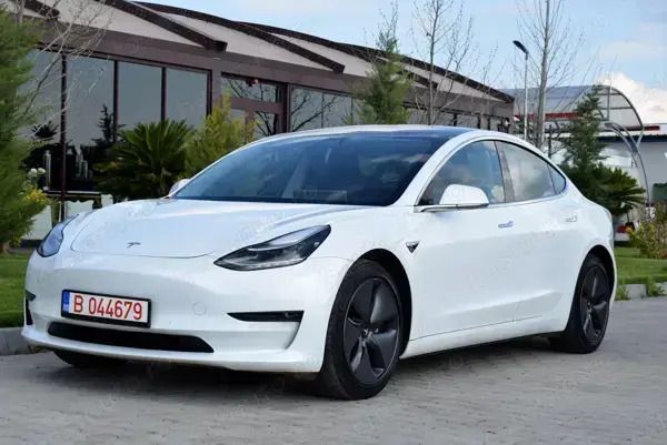 Utilizat 2020 Tesla Model 3 Berlinǎ | 23.400 EUR - Imagine 1/4