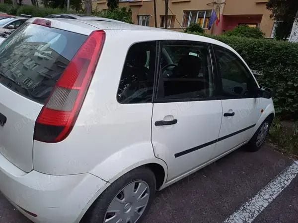 Utilizat 2004 Ford Festiva | 1.100 EUR - Imagine 1/4