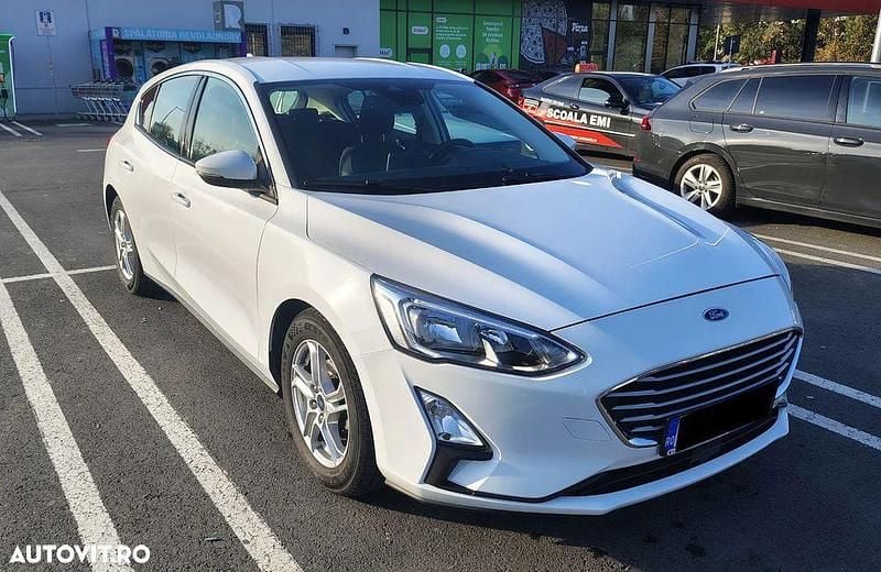 Second-hand Ford Focus Trend 95 CP (69 kW) 2019 Culoarealb Hatchback