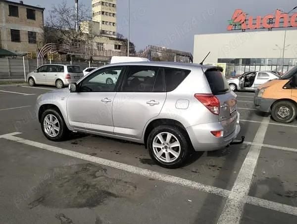 Utilizat 2007 Toyota RAV4 SUV | 3.600 EUR (Preț OK) - Imagine 1/4