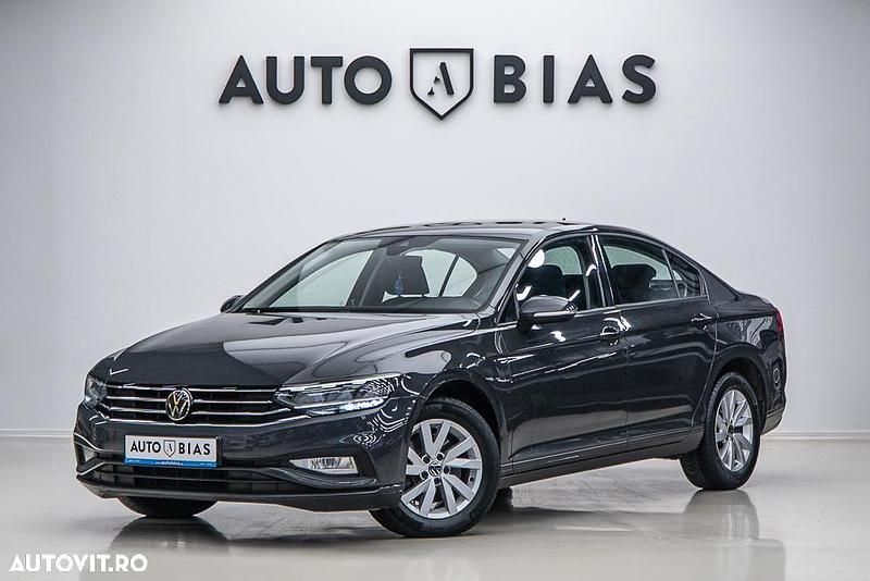 Gri Utilizat 2021 VW Passat Comfortline Berlinǎ | 16.450 EUR (Preț bun) - Imagine 1/4
