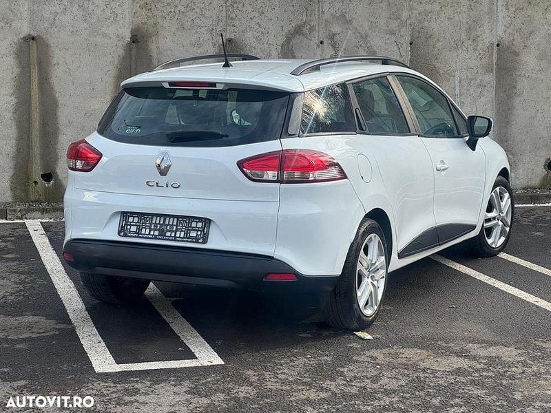 Second-hand Renault Clio GrandTour Life 75 CP (55 kW) 2018 Culoarealb Break