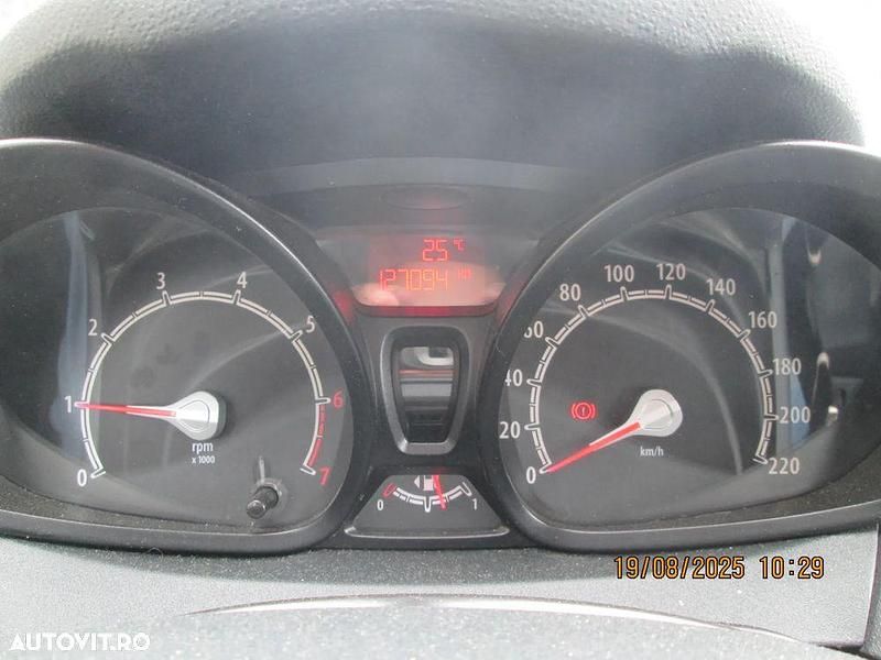 Culoaregri Utilizat 2011 Ford Fiesta Trend Hatchback | 3.700 EUR (Preț OK) - Imagine 1/4