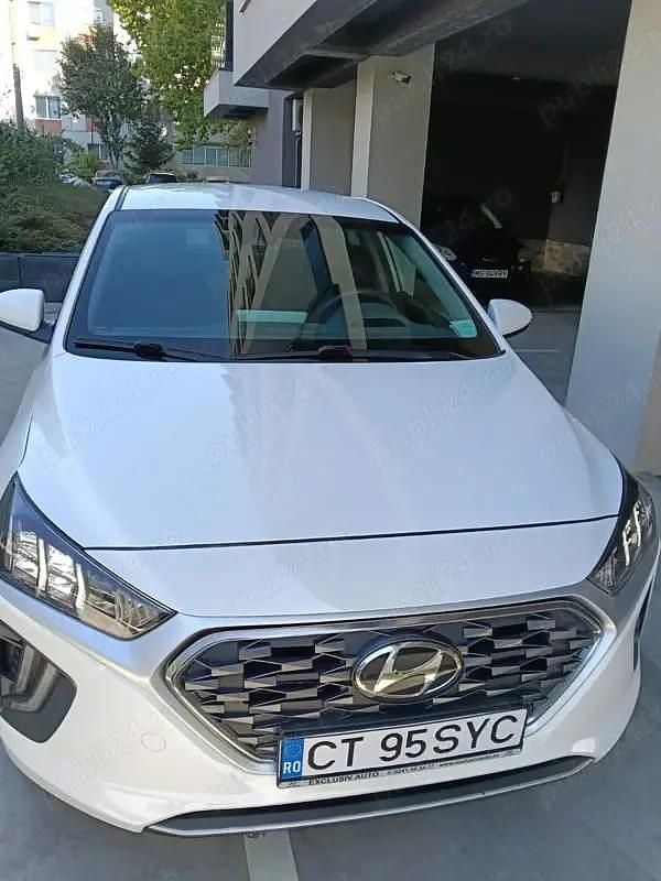 Alb Utilizat 2022 Hyundai Ioniq Hatchback | 18.500 EUR (Preț OK) - Imagine 1/4