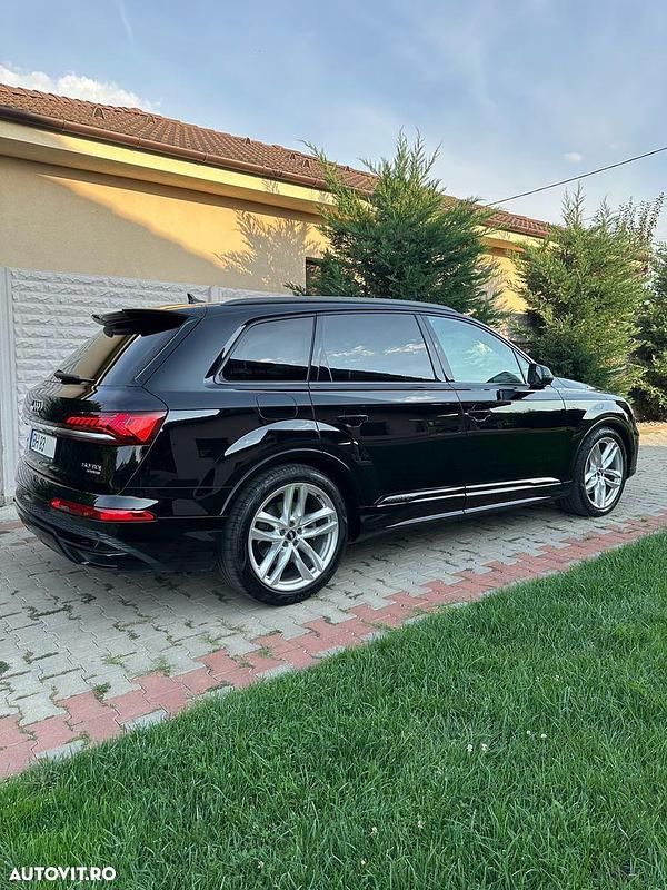 Second-hand Audi Q7 S-Line 286 CP (210 kW) 2022 Culoarenegru SUV