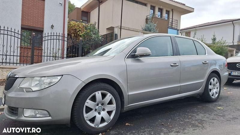 Culoareargint Utilizat 2009 Skoda Superb Ambition Berlinǎ | 7.000 EUR (Preț OK) - Imagine 1/4