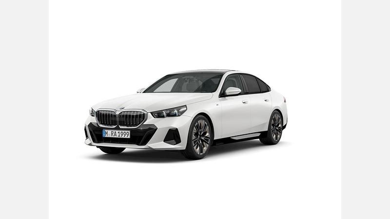 Mineral white metallic metalizat Utilizat 2025 BMW 520 Comfort Edition Berlinǎ | 54.900 EUR - Imagine 1/3