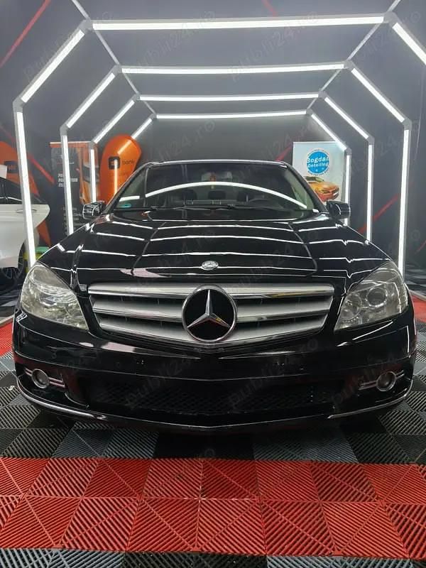 Second-hand Mercedes 220 170 CP (125 kW) 2011 Berlinǎ