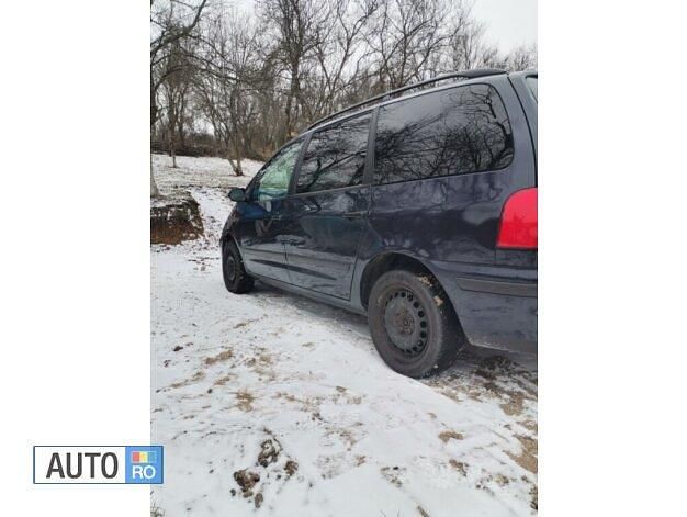 Second-hand VW Sharan 90 CP (66 kW) 2006 Albastru Monovolum