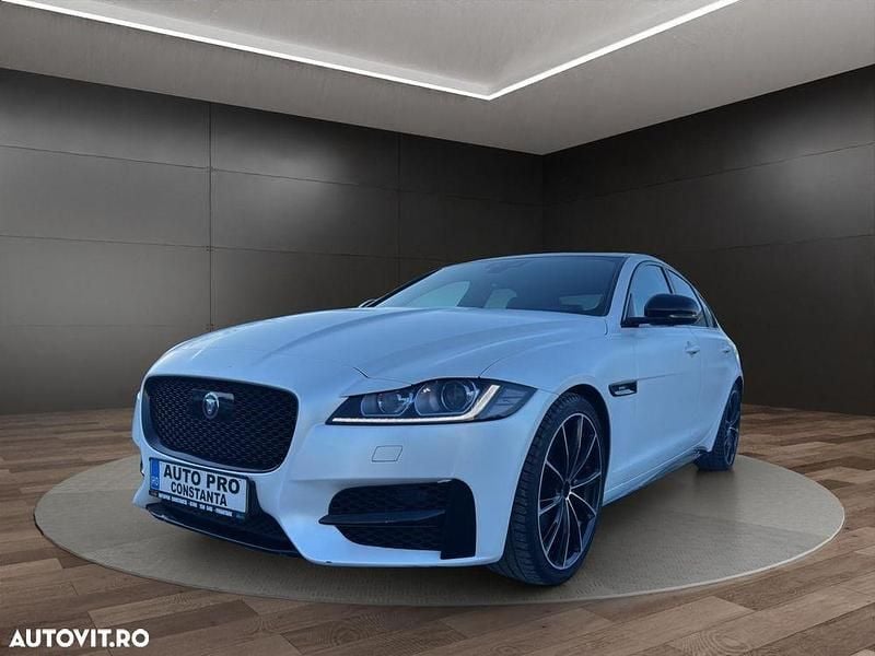 Culoarealb Utilizat 2016 Jaguar XF Berlinǎ | 10.950 EUR (Super Preț) - Imagine 1/4
