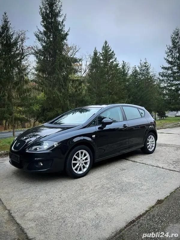 Negru Utilizat 2012 Seat Leon Hatchback | 3.200 EUR (Super Preț) - Imagine 1/4