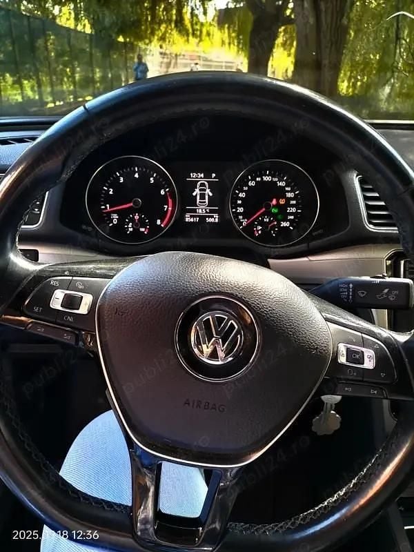 Negru Utilizat 2018 VW Passat Berlinǎ | 15.500 EUR (Super Preț) - Imagine 1/4