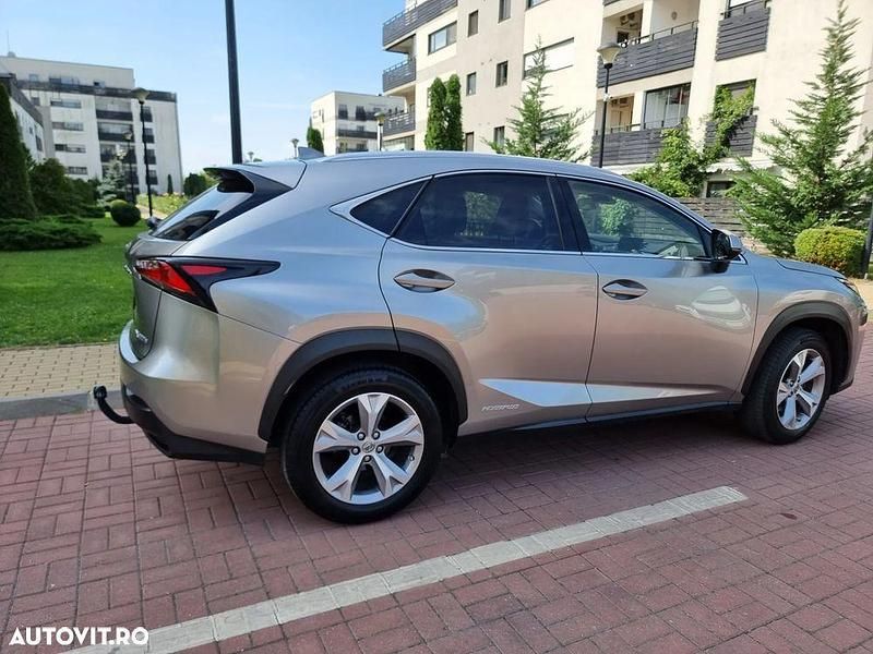 Second-hand Lexus NX300 Luxury Line 238 CP (175 kW) 2016 Culoaregri SUV