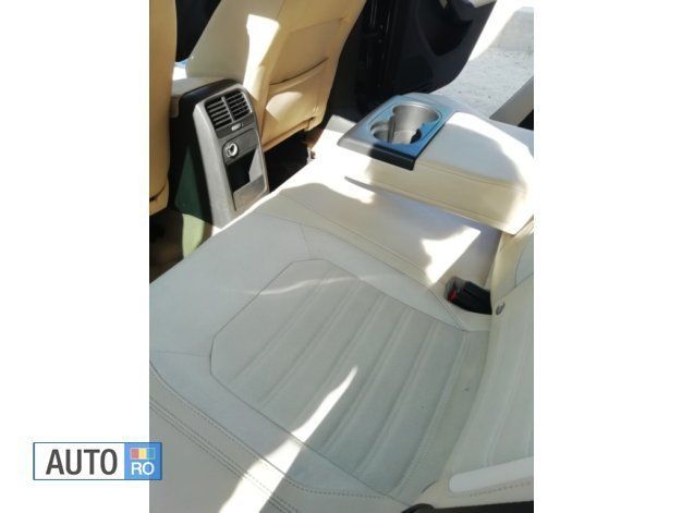 Second-hand VW Jetta 140 CP (102 kW) 2012 Negru Hatchback