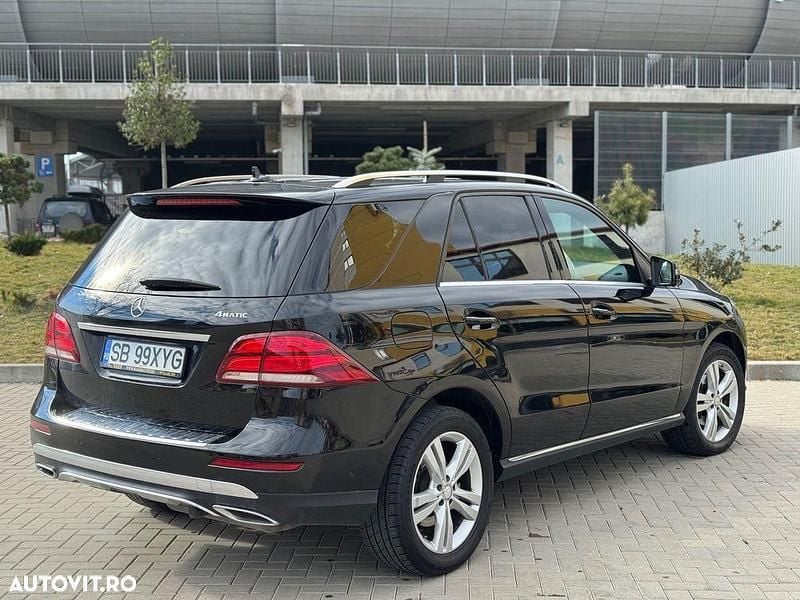 Second-hand Mercedes GLE250 Exclusive 204 CP (150 kW) 2017 Culoarenegru SUV