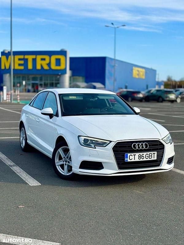 Second-hand Audi A3 116 CP (85 kW) 2020 Culoarealb Berlinǎ