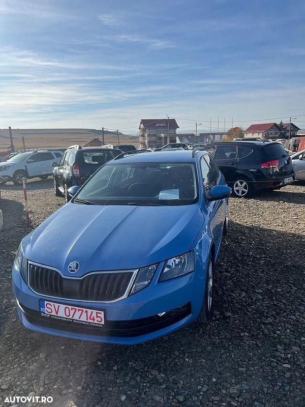 Culoarealbastru Utilizat 2020 Skoda Octavia Drive Break | 9.900 EUR (Super Preț) - Imagine 1/4