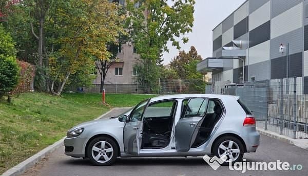Second-hand VW Golf VI 122 CP (89 kW) 2011 Argintiu Hatchback