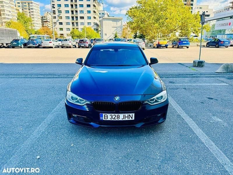 Culoarealbastru Utilizat 2012 BMW 328 Comfort Edition Berlinǎ | 9.900 EUR - Imagine 1/4