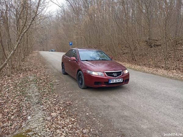 Rosu Utilizat 2005 Honda Accord Berlinǎ | 1.799 EUR - Imagine 1/4