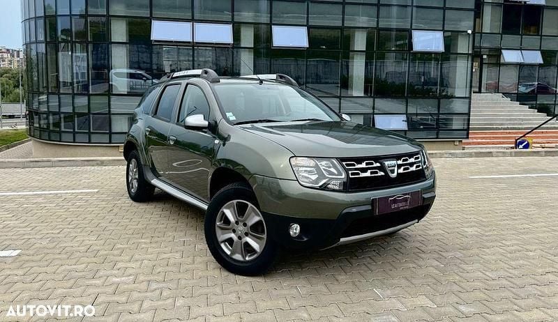 Culoareverde Utilizat 2015 Dacia Duster Prestige SUV | 8.800 EUR (Preț bun) - Imagine 1/4