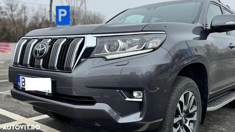 Second-hand Toyota Land Cruiser Executive 204 CP (150 kW) 2022 Culoaregri Berlinǎ