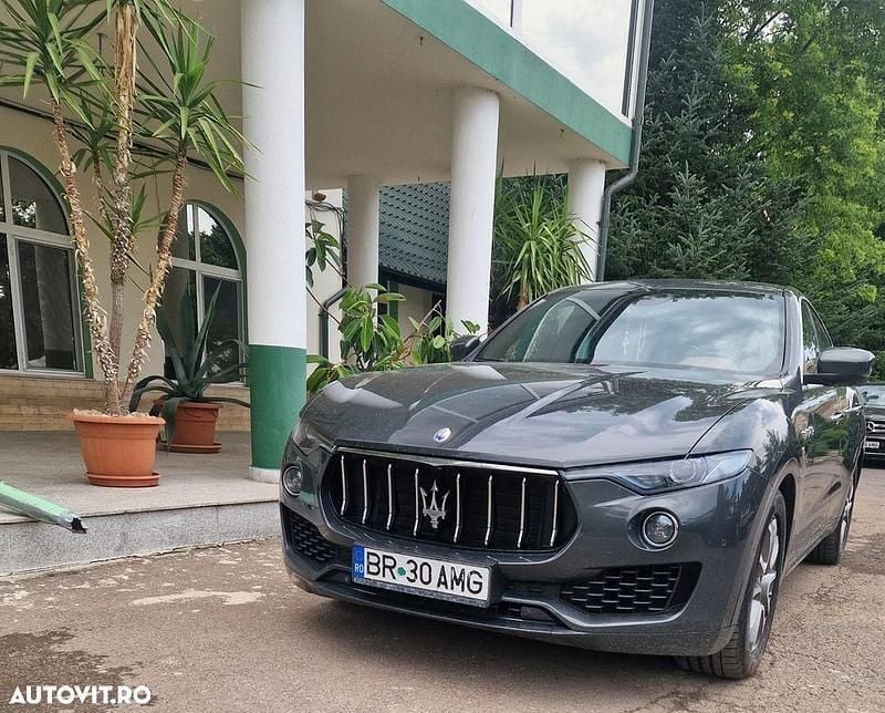 Verde Utilizat 2016 Maserati Levante SUV | 21.990 EUR (Preț OK) - Imagine 1/4