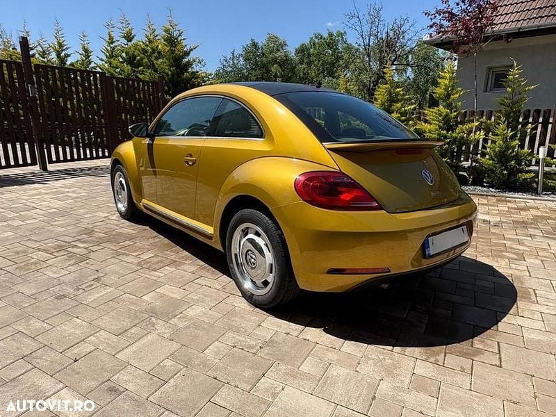 Second-hand VW Beetle 160 CP (117 kW) 2012 Culoaregalbeuriu Hatchback