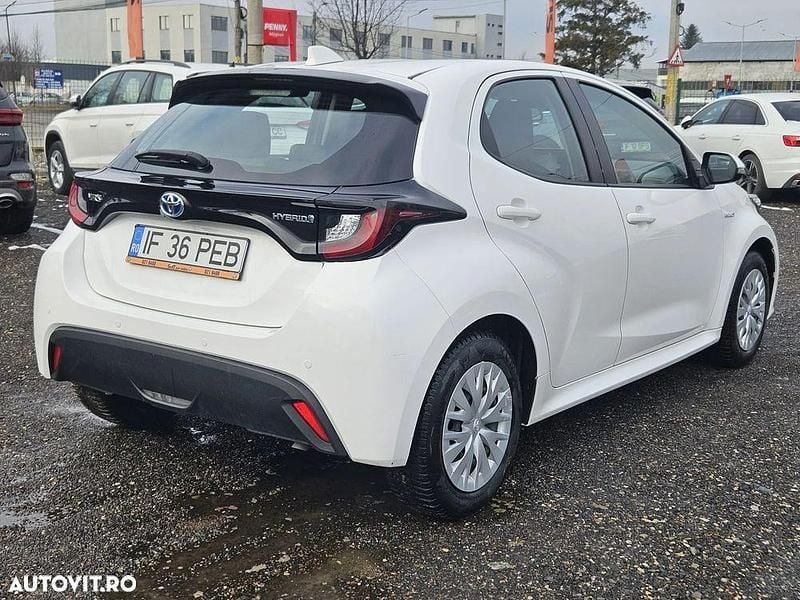 Second-hand Toyota Yaris Hybrid 92 CP (67 kW) 2021 Culoarealb