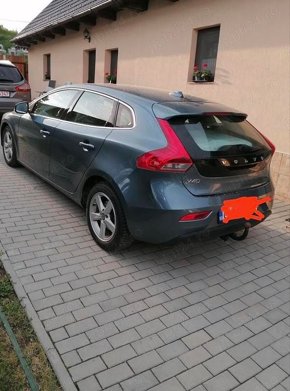 Second-hand Volvo V40 115 CP (84 kW) 2013 Albastru Break