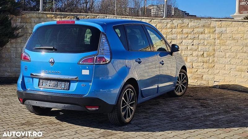 Second-hand Renault Scénic III 110 CP (80 kW) 2013 Culoarealbastru