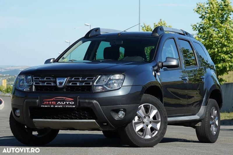 Gri Utilizat 2014 Dacia Duster Lauréate SUV | 8.499 EUR (Preț OK) - Imagine 1/4