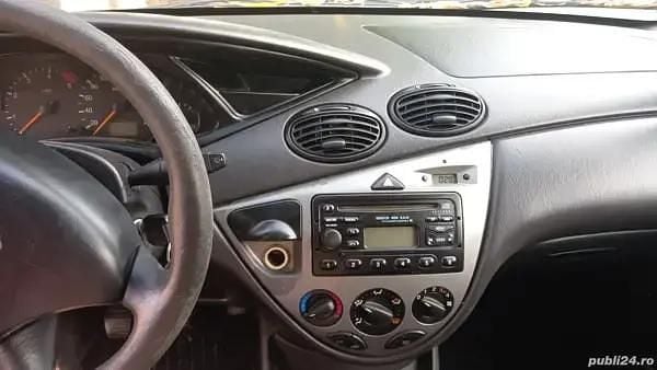 Utilizat 2002 Ford Focus Hatchback | 900 EUR (Preț bun) - Imagine 1/4