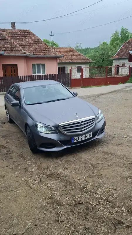 Utilizat 2016 Mercedes E200 Berlinǎ | 10.500 EUR (Preț bun) - Imagine 1/4