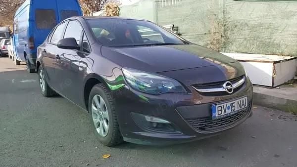 Utilizat 2015 Opel Astra Berlinǎ | 10.000 EUR - Imagine 1/4